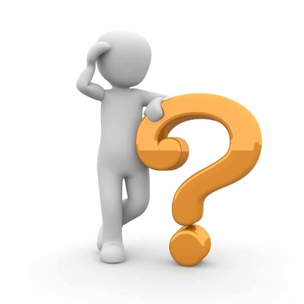 Image d'une personne qui se questionne sur la différence entre égalité et équité